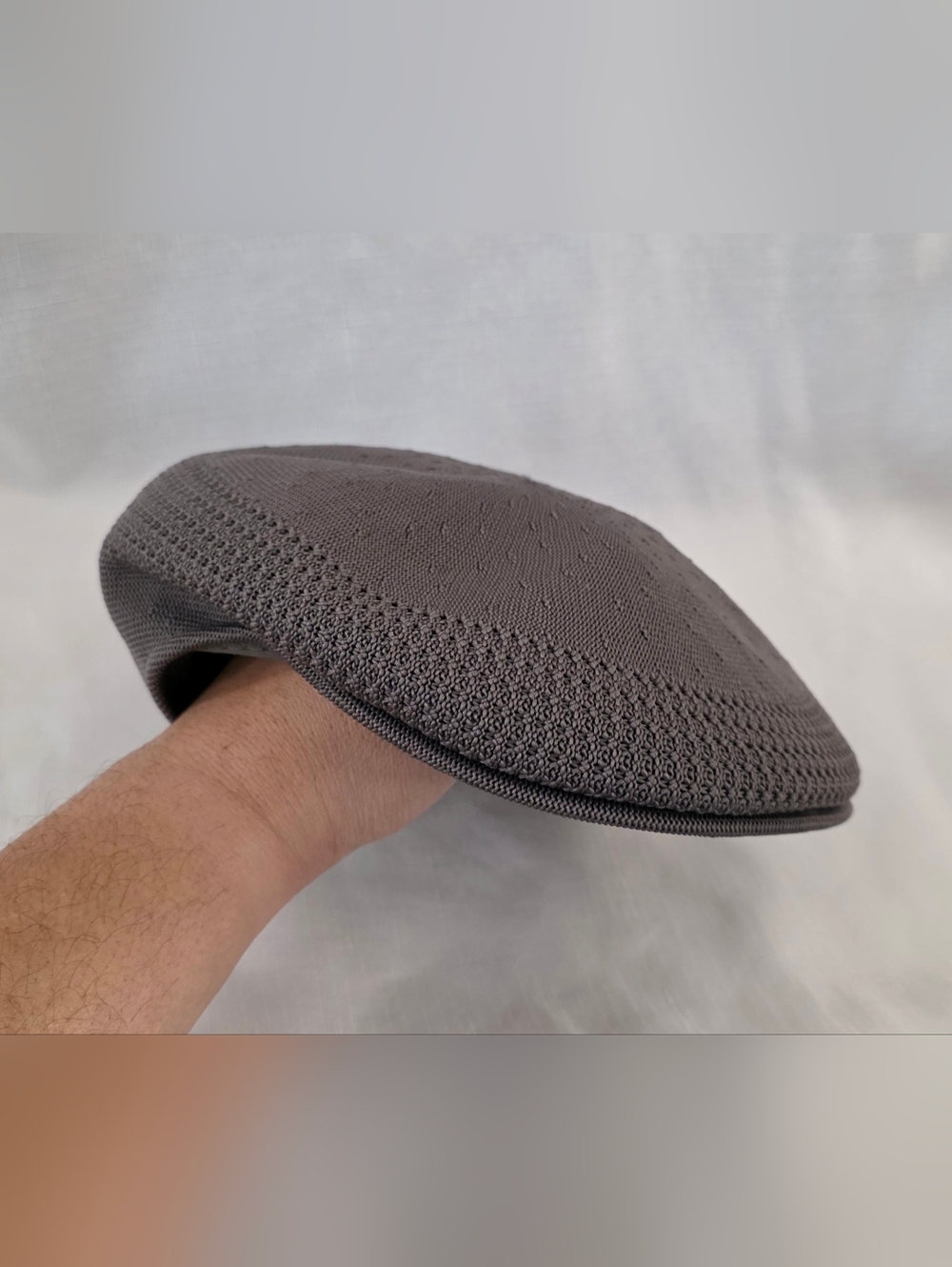 Kangol Tropic 504 Ventair Newsboy Hat Cap Gray Knit Men's Size Small 0290BC